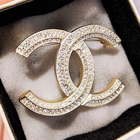 harga brooch chanel original|Chanel costume jewelry.